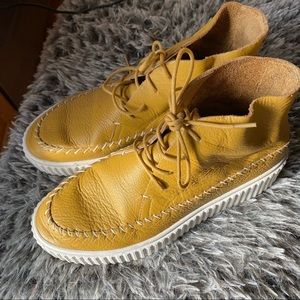 Darcy Leather Sneaker